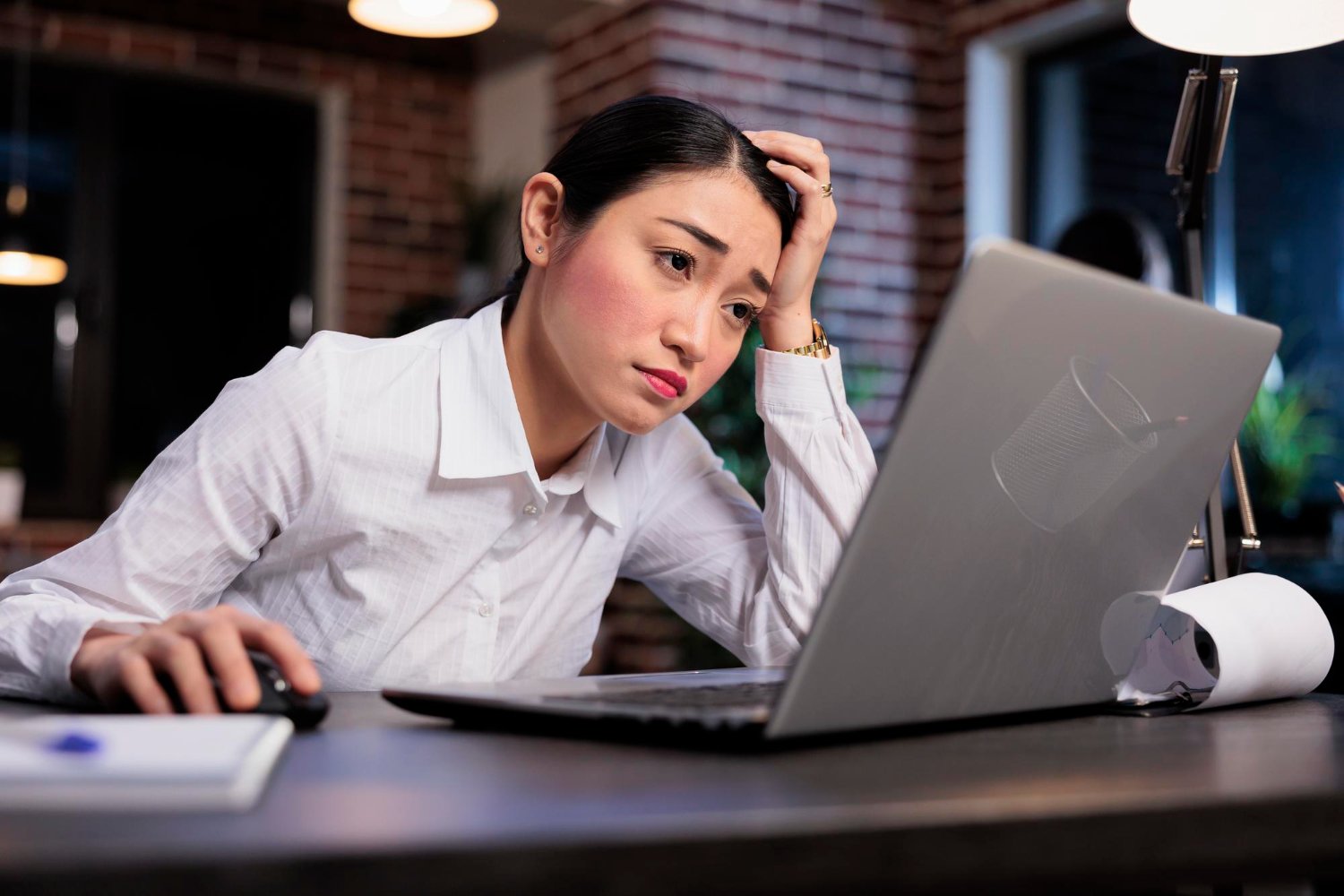 worker experiencing burnout